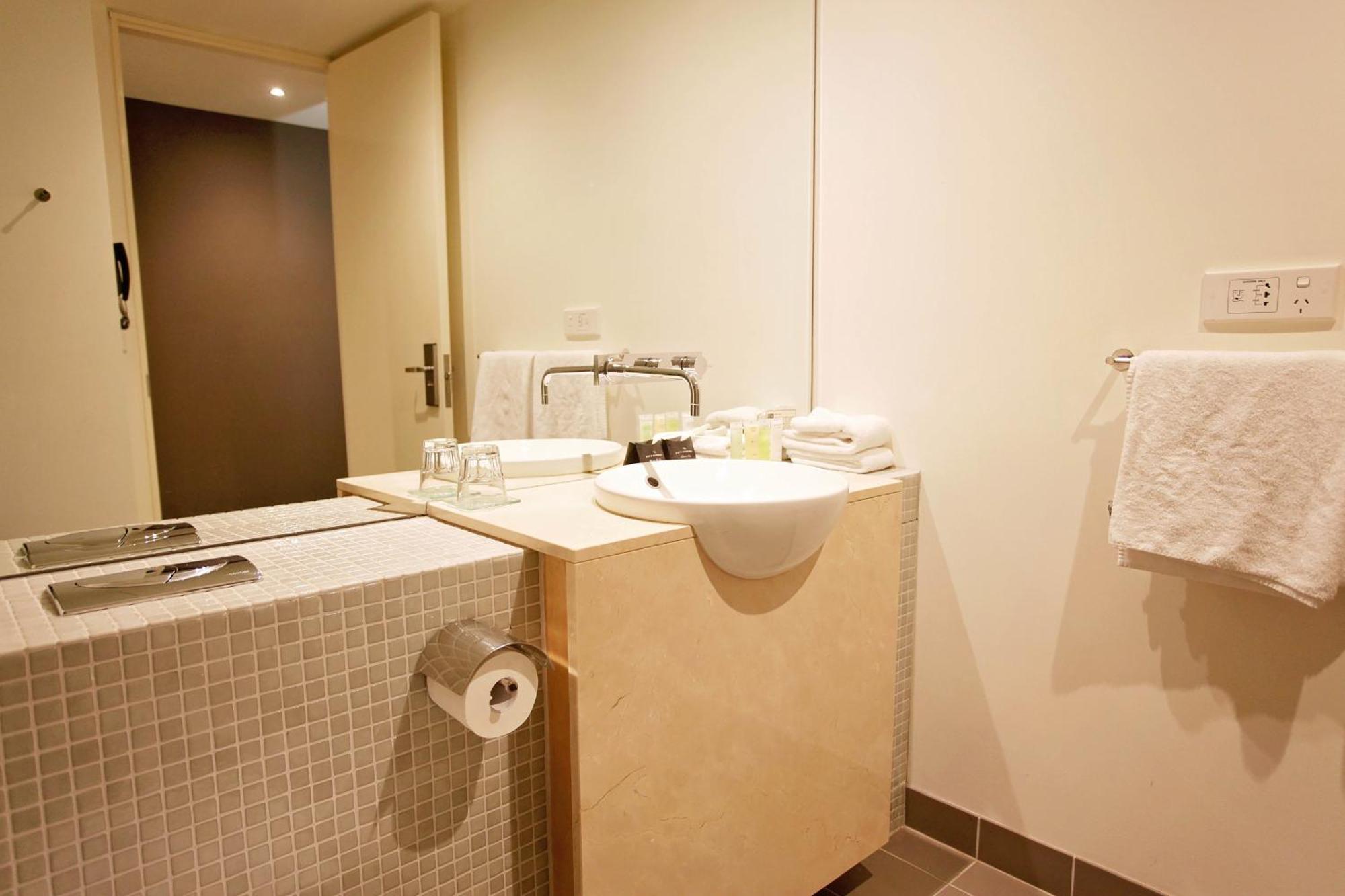 Golden Pebble Hotel Wantirna Quarto foto